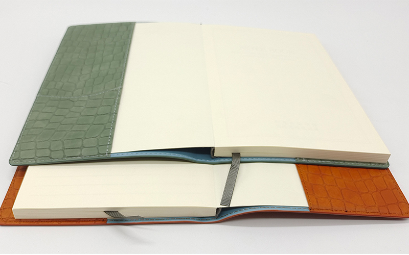 锁线胶装工艺前后展示可拆卸替换内页笔记本内芯