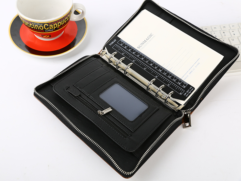 顺滑金属拉链款经理包 开合方便耐用